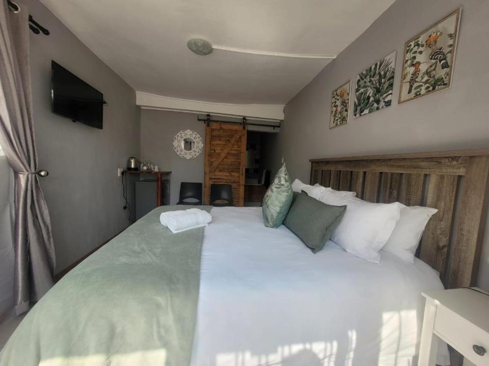 Cobblestone Court Hotel Colesberg Room photo
